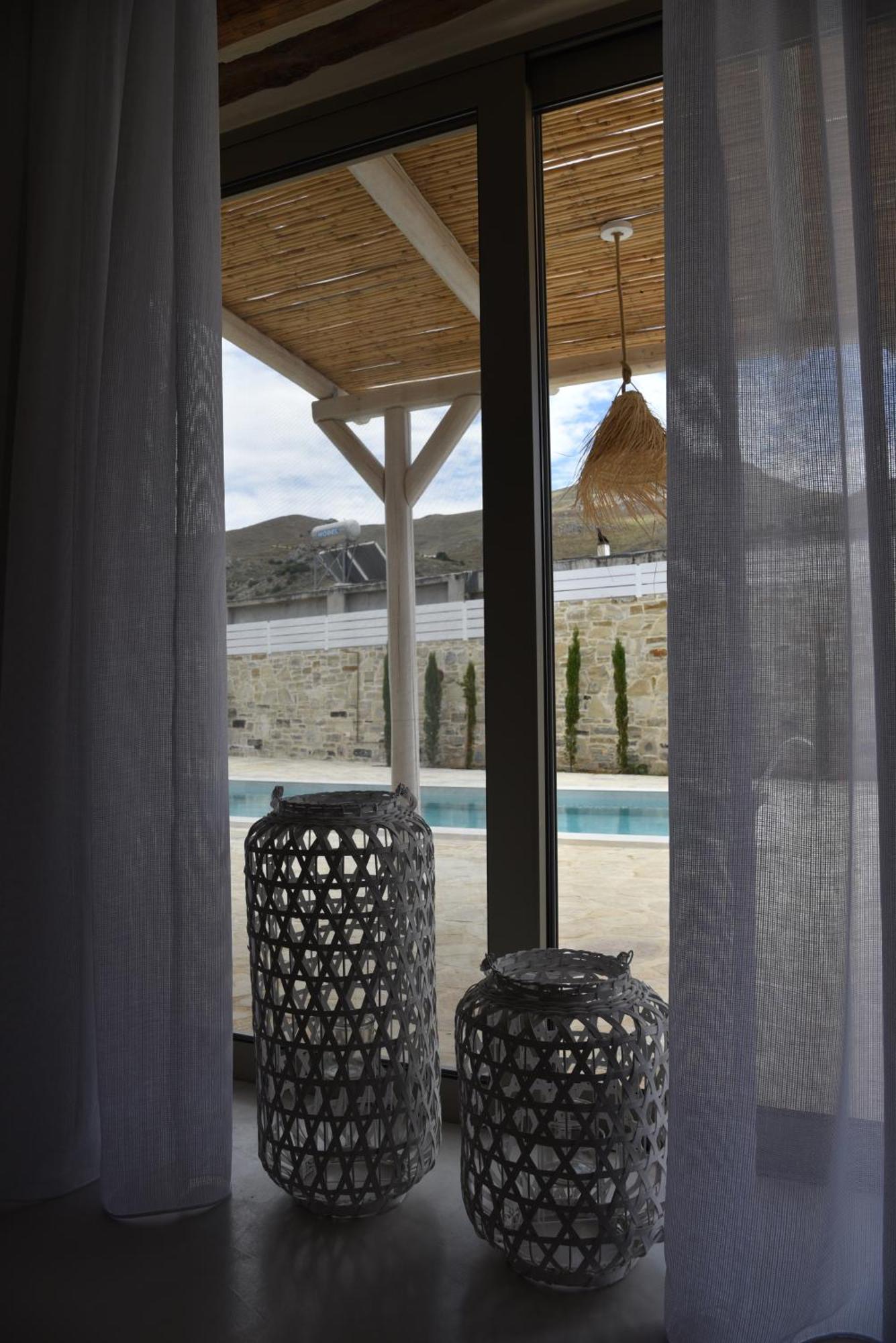 Laini Luxury Suites Pombia Exterior foto